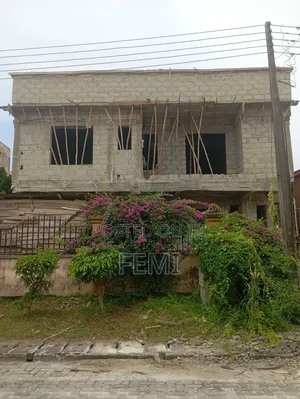 5 Bedroom Duplex in Crown Estate for Sale