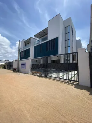 4bdrm Duplex in Ologolo for sale