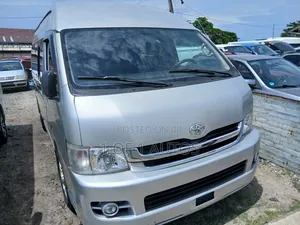 Toyota HiAce 2010 Silver