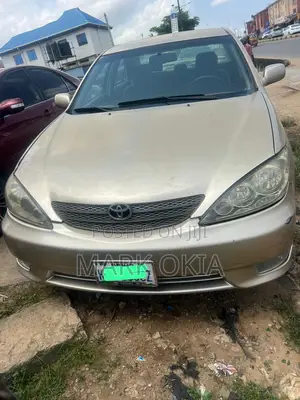 Toyota Camry 2006 Gold