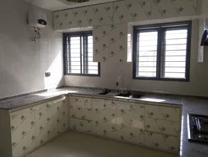 Full Kitchen Cabinet