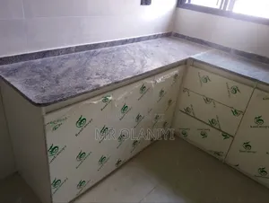 Full Kitchen Cabinet