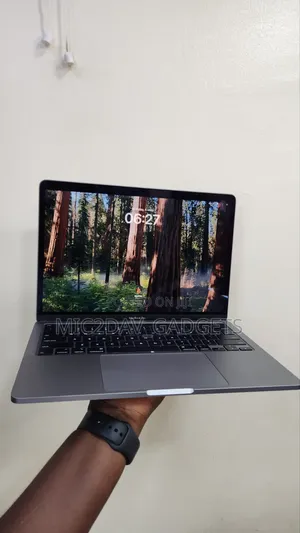 Laptop Apple MacBook Pro 2020 16GB Intel Core i5 SSD 512GB