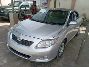 Toyota Corolla 2010 Silver