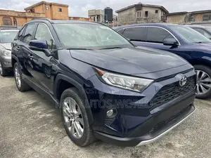 Toyota RAV4 2019 Blue