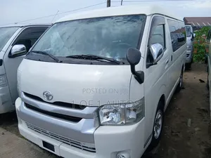 Toyota HiAce 2012 White