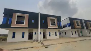 4bdrm Townhouse/Terrace in Lekki Paradise, Chevron for sale