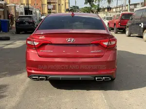 Hyundai Sonata Sport 2.0T Sedan FWD (2.0L 4cyl 6A) 2017 Red