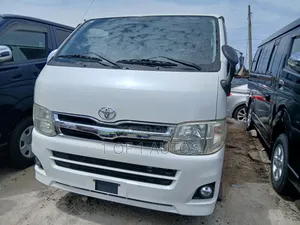 Toyota HiAce 2012 White