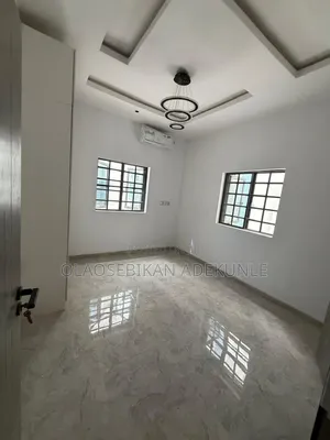 2bdrm Block of Flats in Ringroad Estate for rent