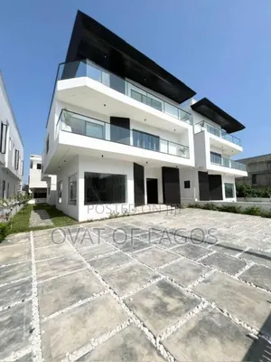 5bdrm Duplex in Megamound Estate for sale