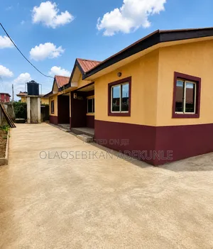2bdrm Bungalow in Salawu Old Ife Road for sale