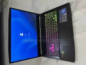 Laptop MSI Katana 15 16GB AMD Ryzen 9 SSD 1T