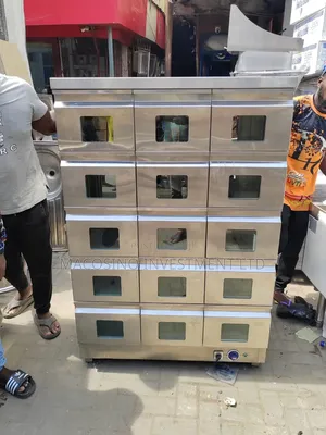 Commercial Baking Oven Designed With Multiple Stacked Decks