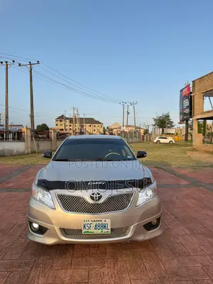 Toyota Camry SE V6 4dr Sedan (3.5L 6cyl 6AM) 2009 Silver