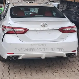 Toyota Camry XSE FWD (2.5L 4cyl 8AM) 2018 White