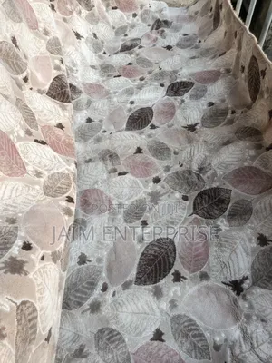 Cream Design 8 by 10 Netherland Used Center Rug
