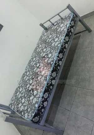 Single Metal Bedfame 6 X 3 Feet