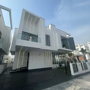5bdrm Duplex in Chevron Drive for sale