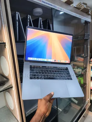 Laptop Apple MacBook 2018 16GB Intel Core i7 SSD 512GB