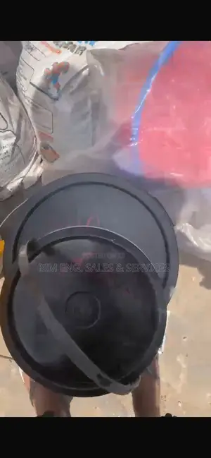 Color Hardner in Bucket and Bags