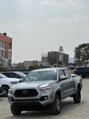 Toyota Tacoma SR 2018 Silver