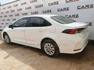 Toyota Corolla LE 2020 White
