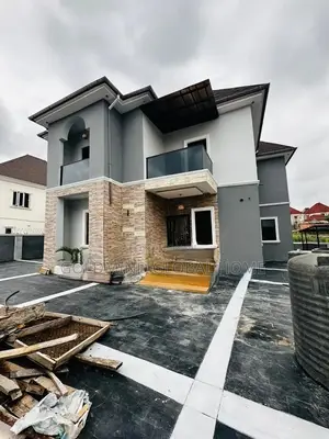 4bdrm Duplex in Lugbe - Abuja for sale