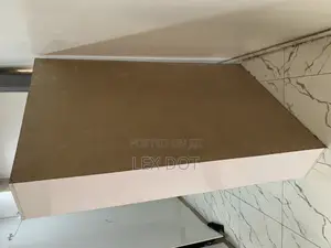 Simple Display Shelf
