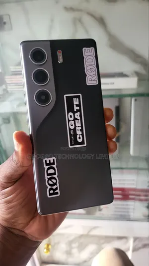 Tecno Camon 40 128 GB Silver