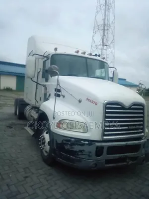 2012 Mack Vision Truck Head