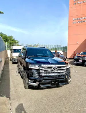 Direct 2022 Toyota Land Cruiser GXR Abuja Rental