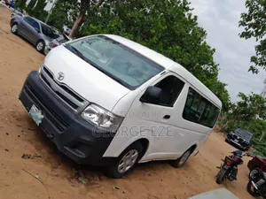 Toyota HiAce 2012 White