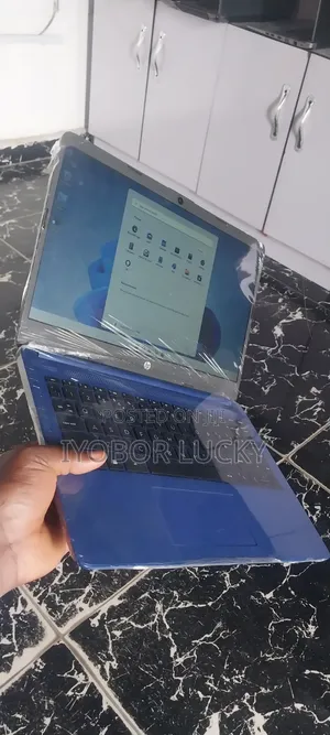 New Laptop HP 240 G8 8GB Intel Pentium SSD 128GB