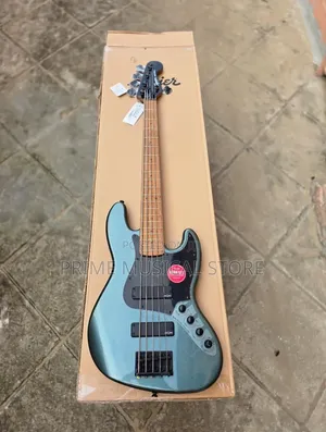 Squier 5 Strings Active Jazz Bass Guitar
