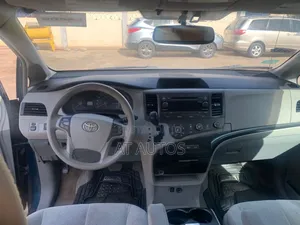 Toyota Sienna XLE 7 Passenger 2011 Blue