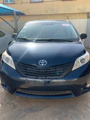 Toyota Sienna XLE 7 Passenger 2011 Blue