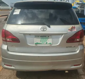 Toyota Ipsum 2001 Silver