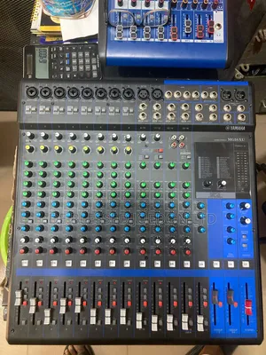 16xu Channel Yamaha Mixer