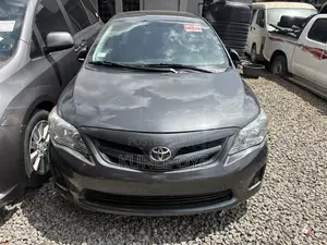 Toyota Corolla LE 4dr Sedan (1.8L 4cyl 4A) 2011 Gray