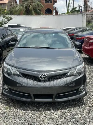 Toyota Camry SE 4dr Sedan (2.5L 4cyl 6A) 2014 Gray