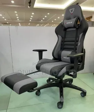 Swivel Gaming Chair With Footrest