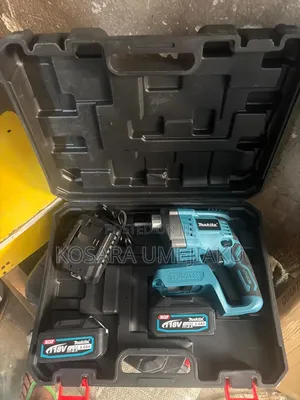 Makita Cordless Concrete Poka Vibrator 188v
