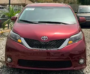 Toyota Sienna XLE Premium 8 Passenger (3.5L 6cyl 6A) 2016 Red