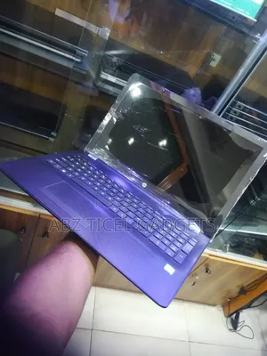 Laptop HP 15-ra003nia 8GB Intel Core i3 SSD 128GB