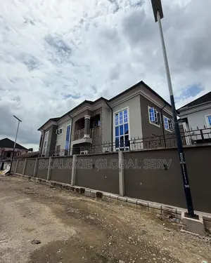 6bdrm Duplex in Farm Road 2 Elizou for sale
