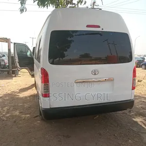 Toyota HiAce 2012 White