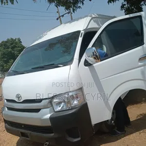 Toyota HiAce 2012 White