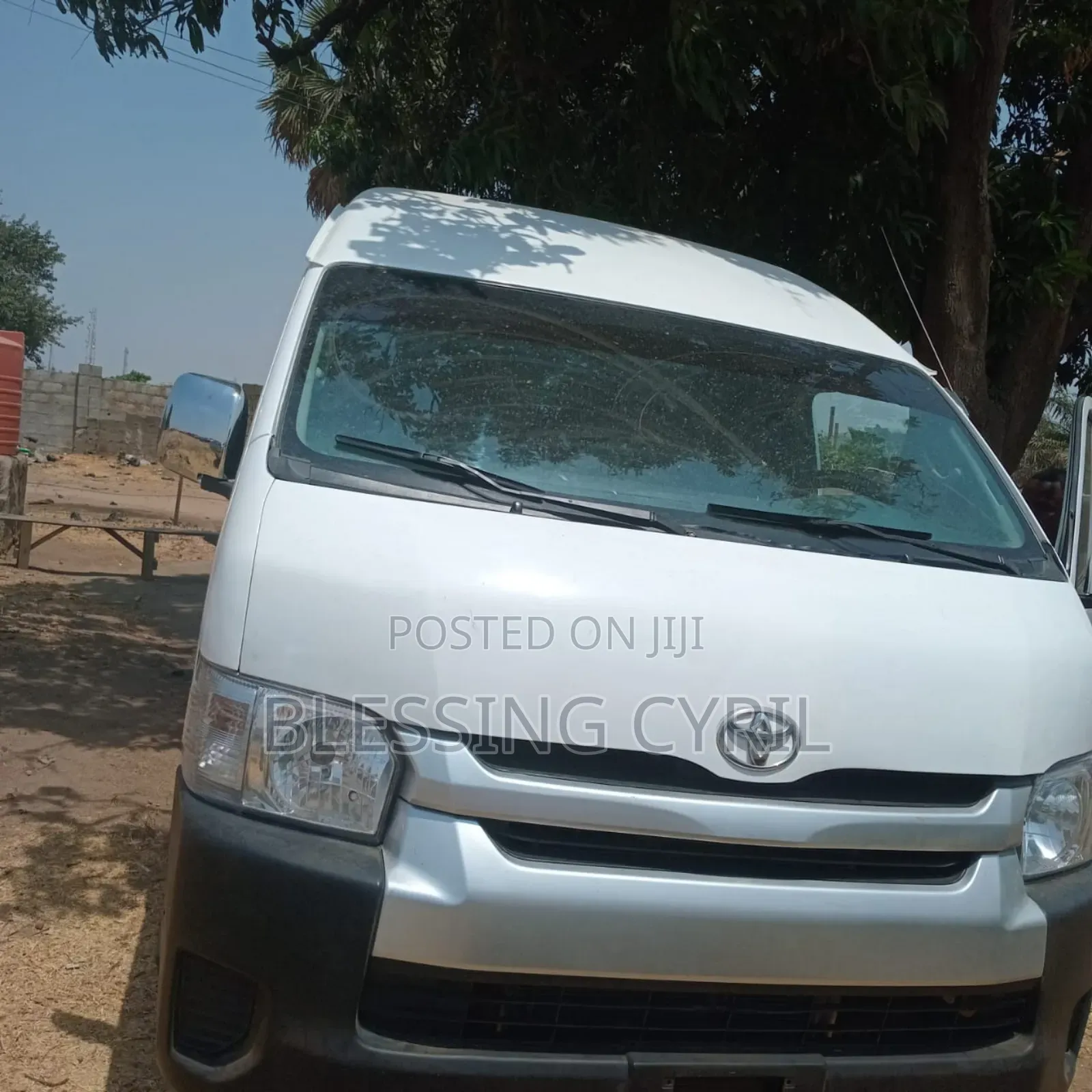 Toyota HiAce 2012 White