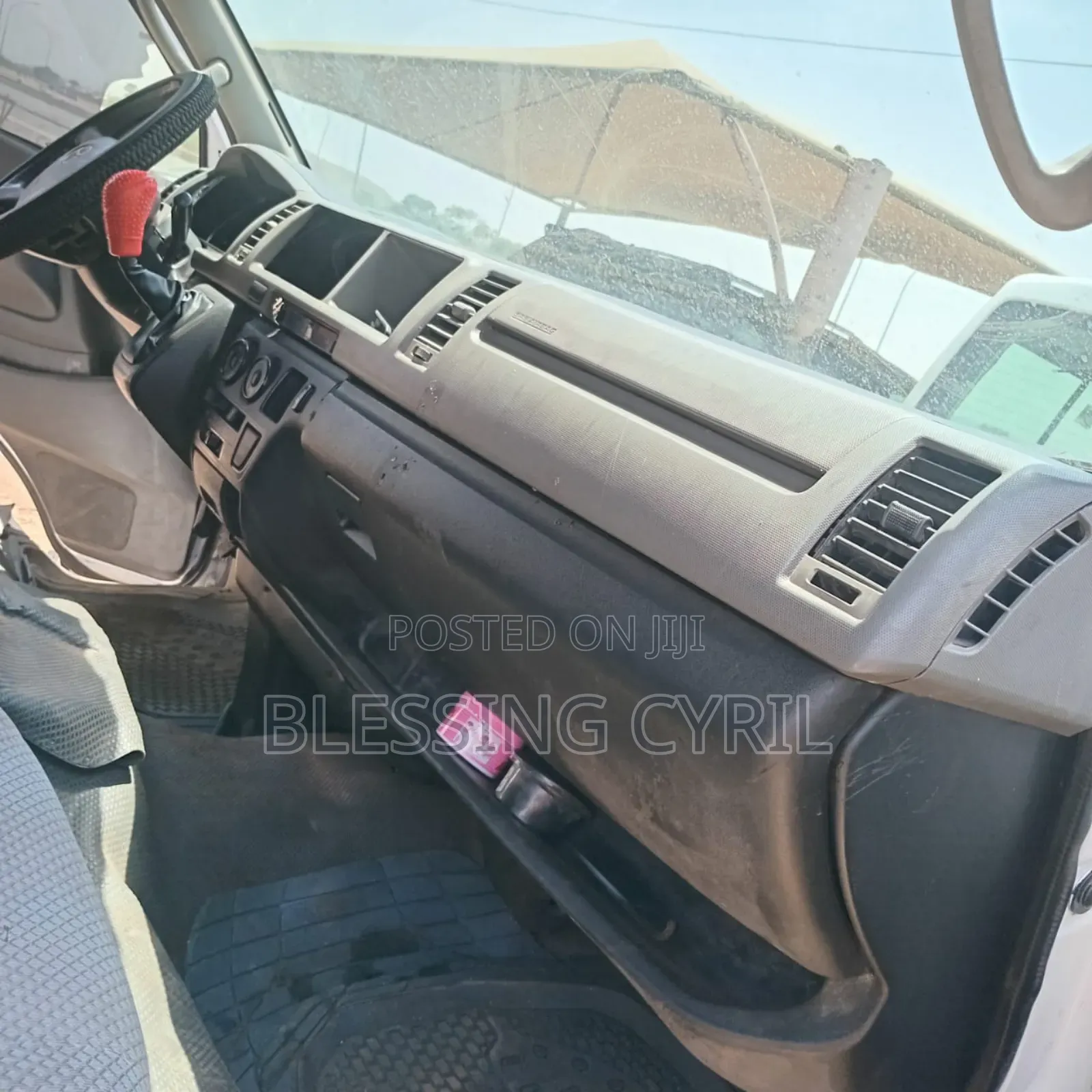 Toyota HiAce 2012 White